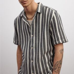 H&M Black and White Casual Button Down Shirt resort shirt size M